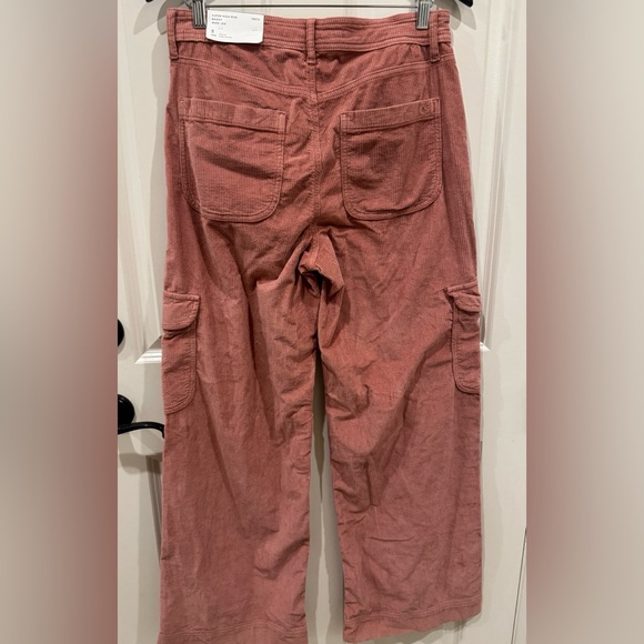 BNWT American Eagle Outfitters Super High Rise Pink Corduroy Wide Leg Cargo sz8 - Picture 3 of 8
